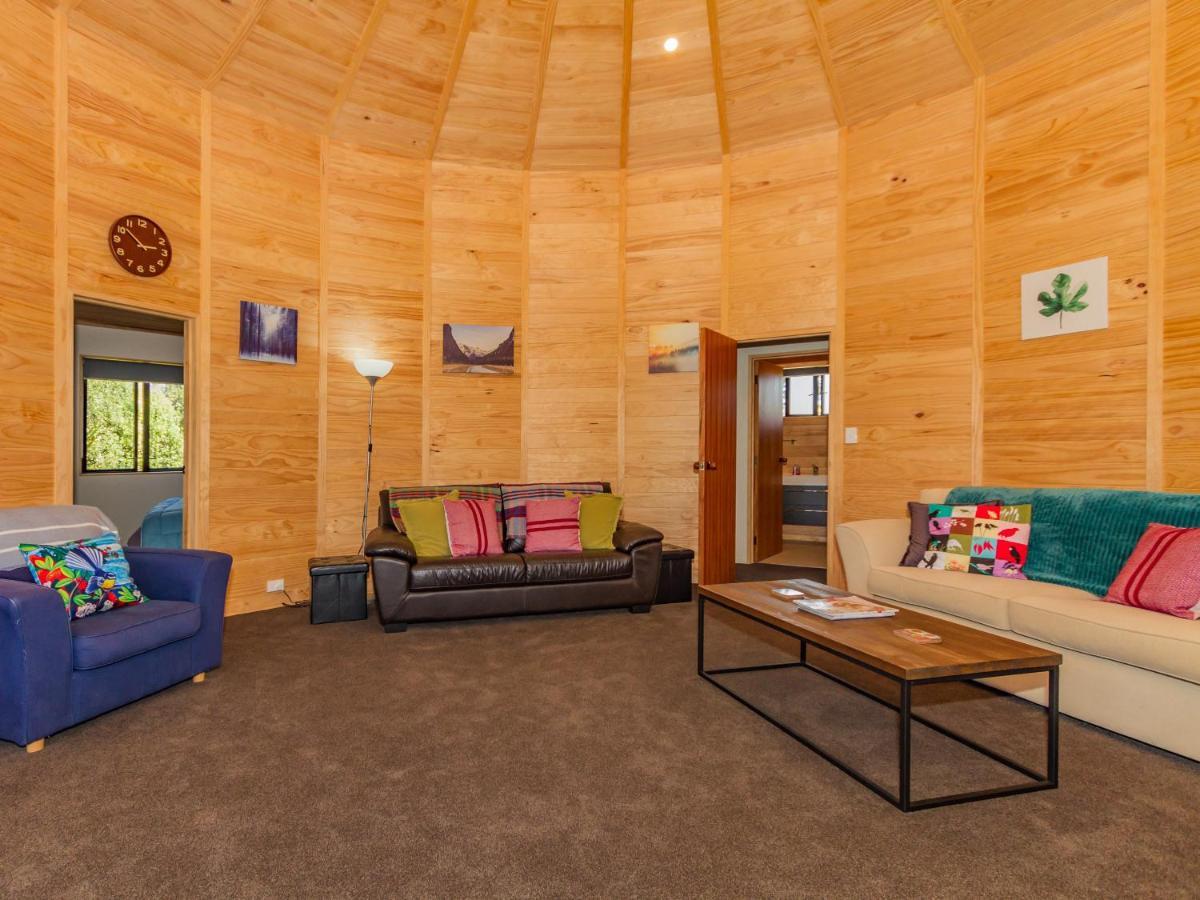 The Snowglobe - Ohakune Modern Yurt Style Chalet Eksteriør bilde