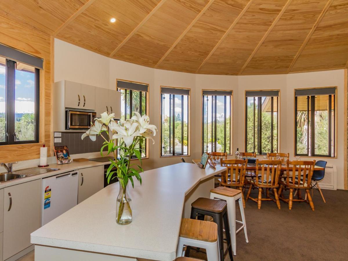 The Snowglobe - Ohakune Modern Yurt Style Chalet Eksteriør bilde