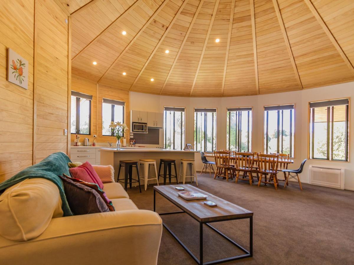 The Snowglobe - Ohakune Modern Yurt Style Chalet Eksteriør bilde
