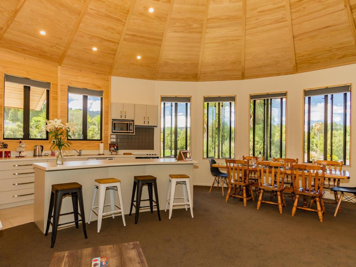 The Snowglobe - Ohakune Modern Yurt Style Chalet Eksteriør bilde